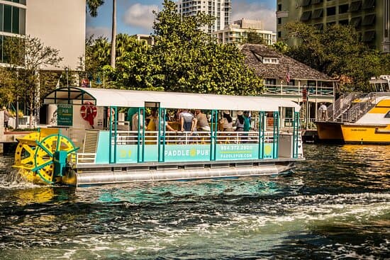 Paddle Pub Boat in Fort Lauderdale Accessible to All Fitness Levels