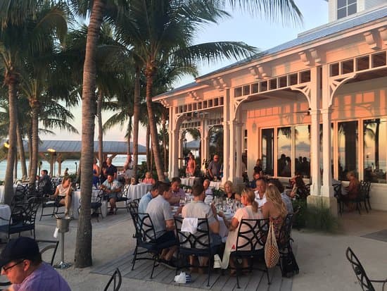 Latitudes Sunset Key Toes-in-the-Sand Ambiance